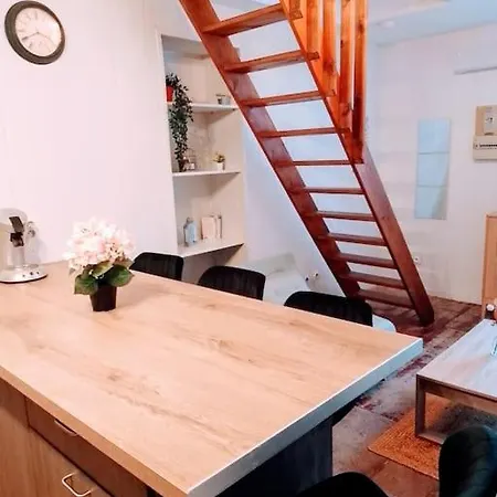 Superbe T2 Avec Terrasse Appartamento *